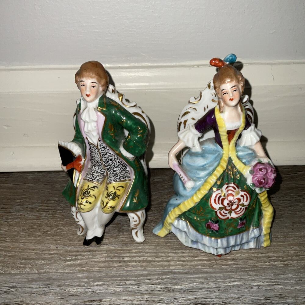GERMAN PORCELAIN FRENCH COURTIERS SEATED FIGURINES